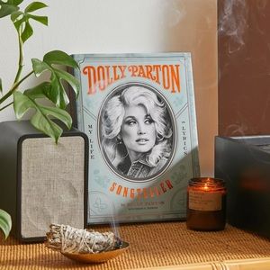 Dolly Parton Songteller Coffe Table Book
